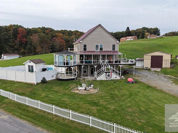 2nd image of 384 Pinoak Rd