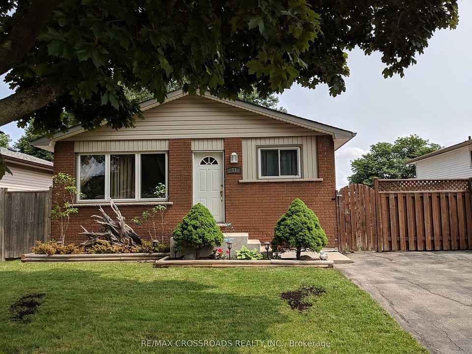 1st image of 11 Lawnhurst Dr