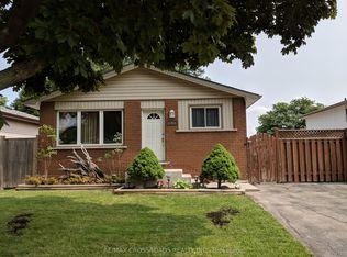 11 Lawnhurst Dr, Hamilton, ON L8V4N8