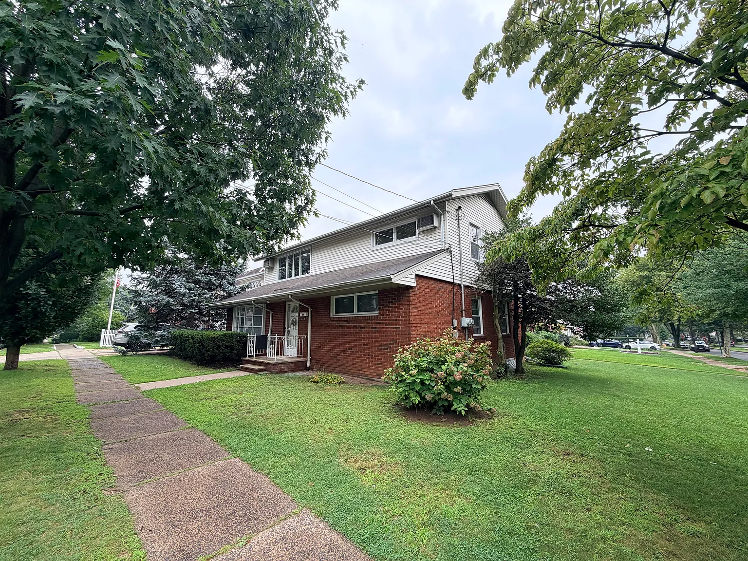 3 bed, 1300 sqft, $3,500 — Photo 1