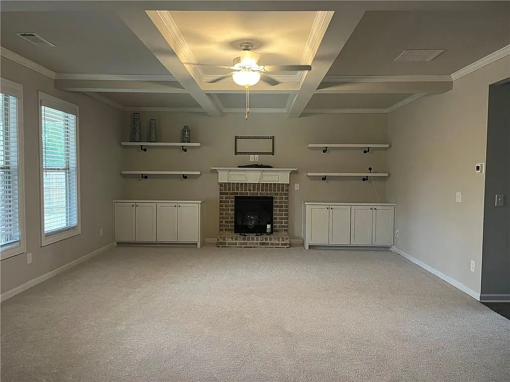 4 bed, 4.0 bath, 2656 sqft, $2,850 — Photo 3