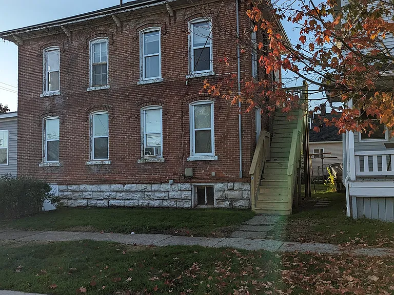 927 Ontario St — Photo 23