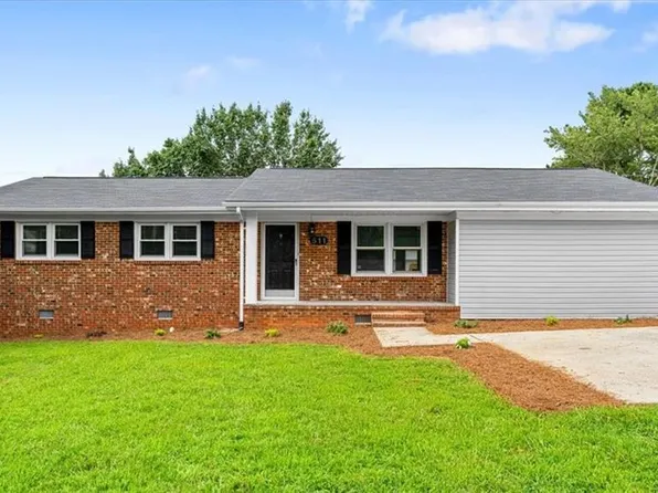 511 E Butler Ave, Liberty, NC 27298