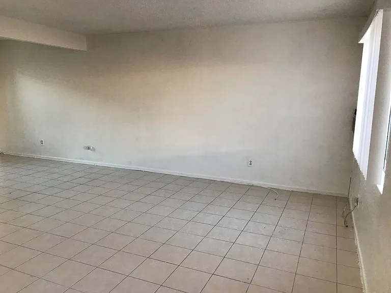 22129 Tehama Rd — Photo 4