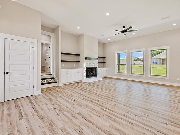 4th image of 1570 Marquee Cir