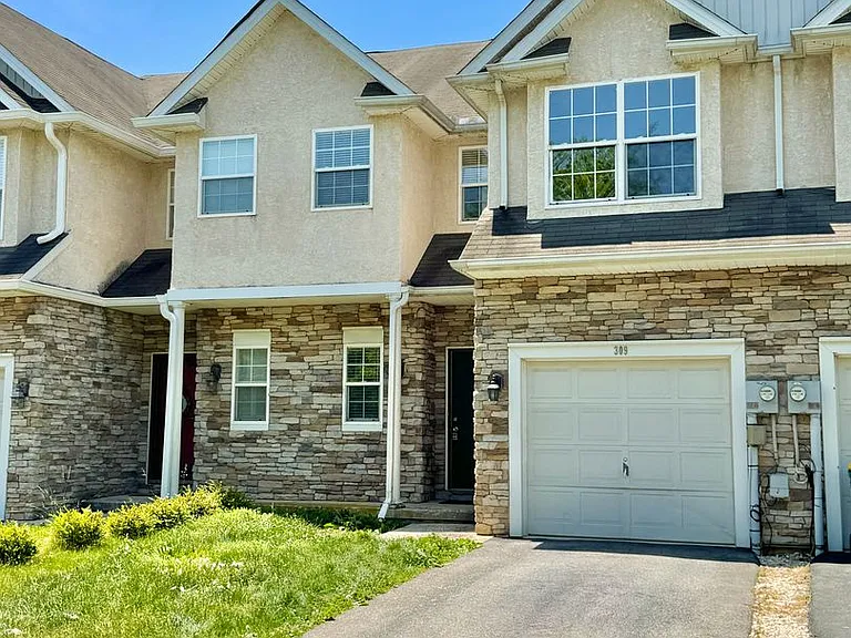 309 Maple Ct — Photo 1