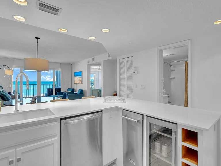 2700 Ocean Dr #300 — Photo 12