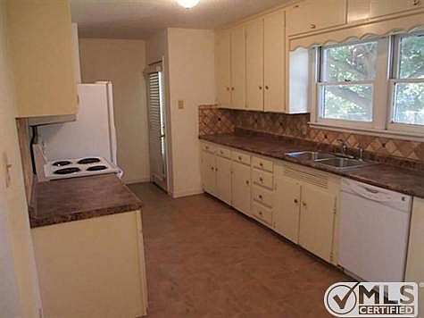 4th image of 5341 Vicki St