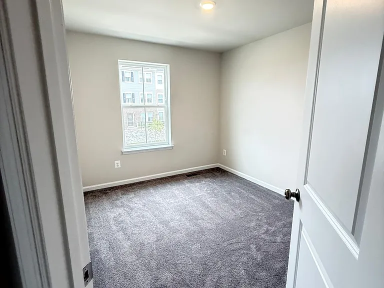 1353 Cedar Valley Rd — Photo 29