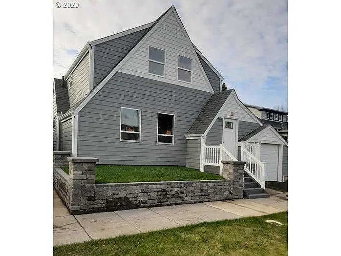 210 Miller Ave photo 1