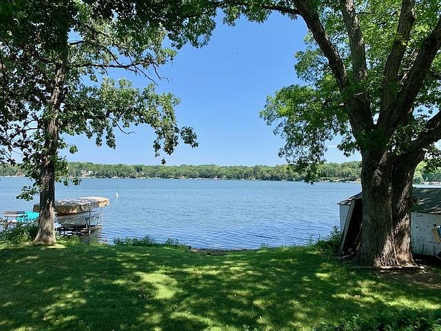 1st image of W844 Shorewood Dr