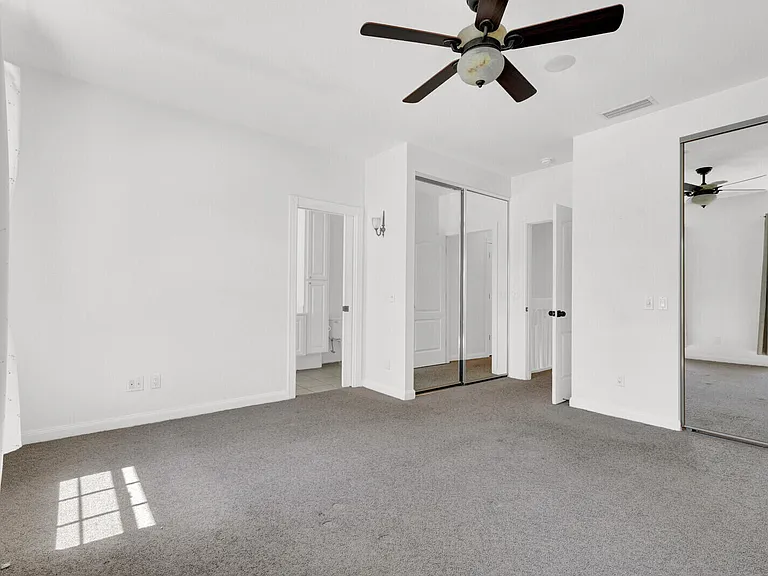 133 Wentworth Ct — Photo 25