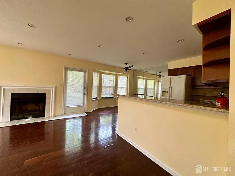 435 Meade Ct — Photo 5