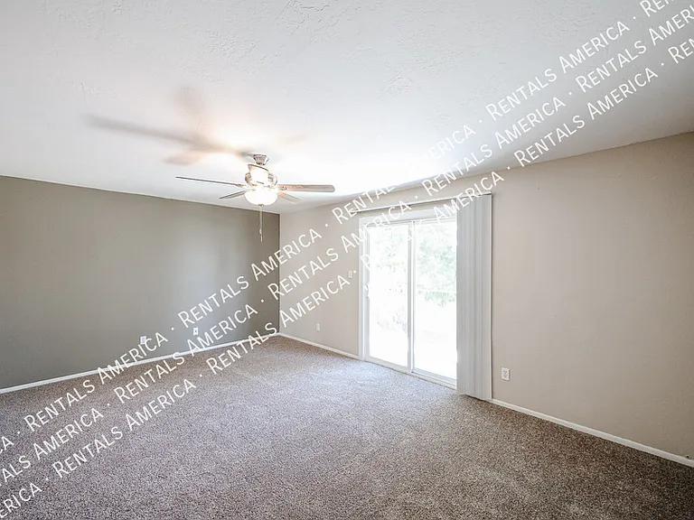 4555 W Continental Dr — Photo 33