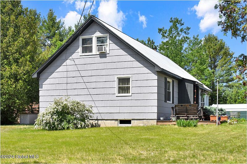 5th image of 60 Cedar Hill Drive