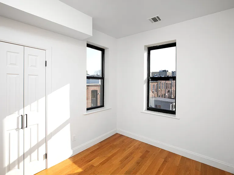 18-60 Flushing Ave #3 — Photo 5