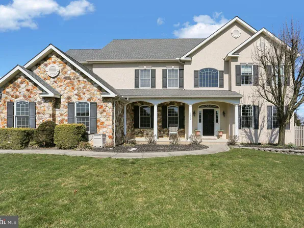 1600 W Thistle Dr, Wyomissing, PA 19610