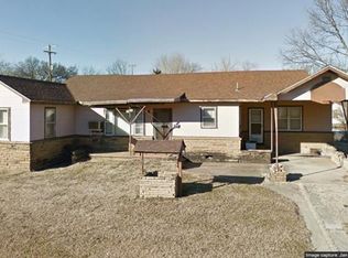 312 W Scott St, Henryetta, OK 74437