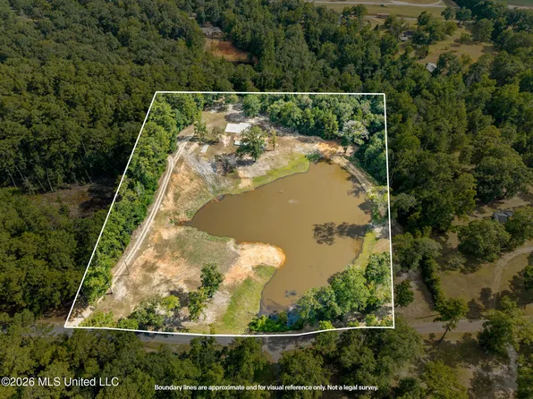 299 Holliday Dr, Poplarville, MS 39470