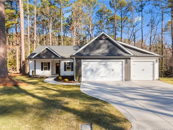 4011 Arcadia Ct, Fayetteville, NC 28311