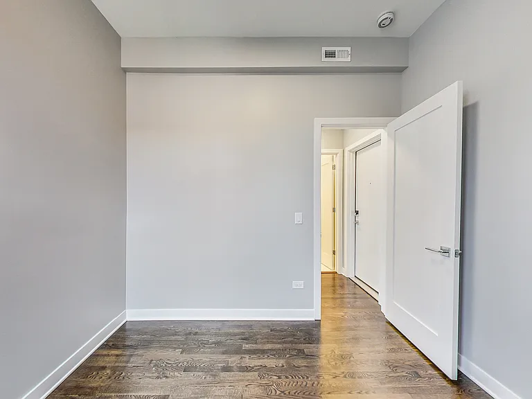 1519 W Henderson St #CH2 — Photo 22