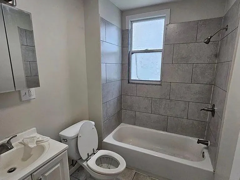 117 Isabella Ave #2F — Photo 7