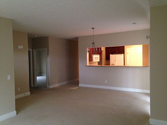 4th image of 1012 Bayberry Dr