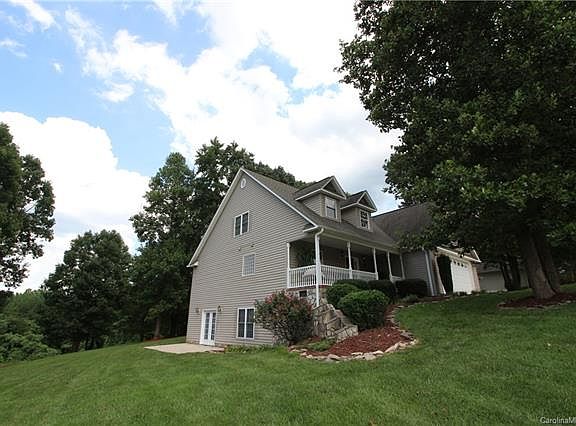 3rd image of 152 Charis Ln