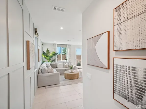 16044 Esparza Ln, Fontana, CA 92336