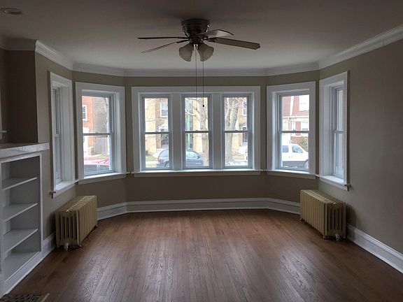 3rd image of 5449 N Spaulding Ave #1