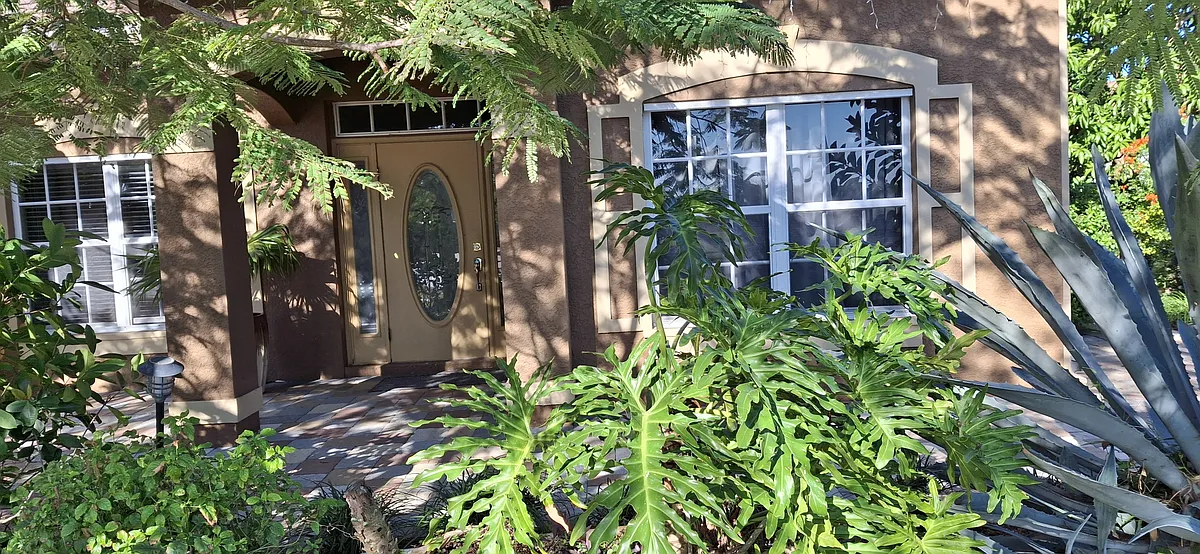 Front View - 2136 Grove Dr