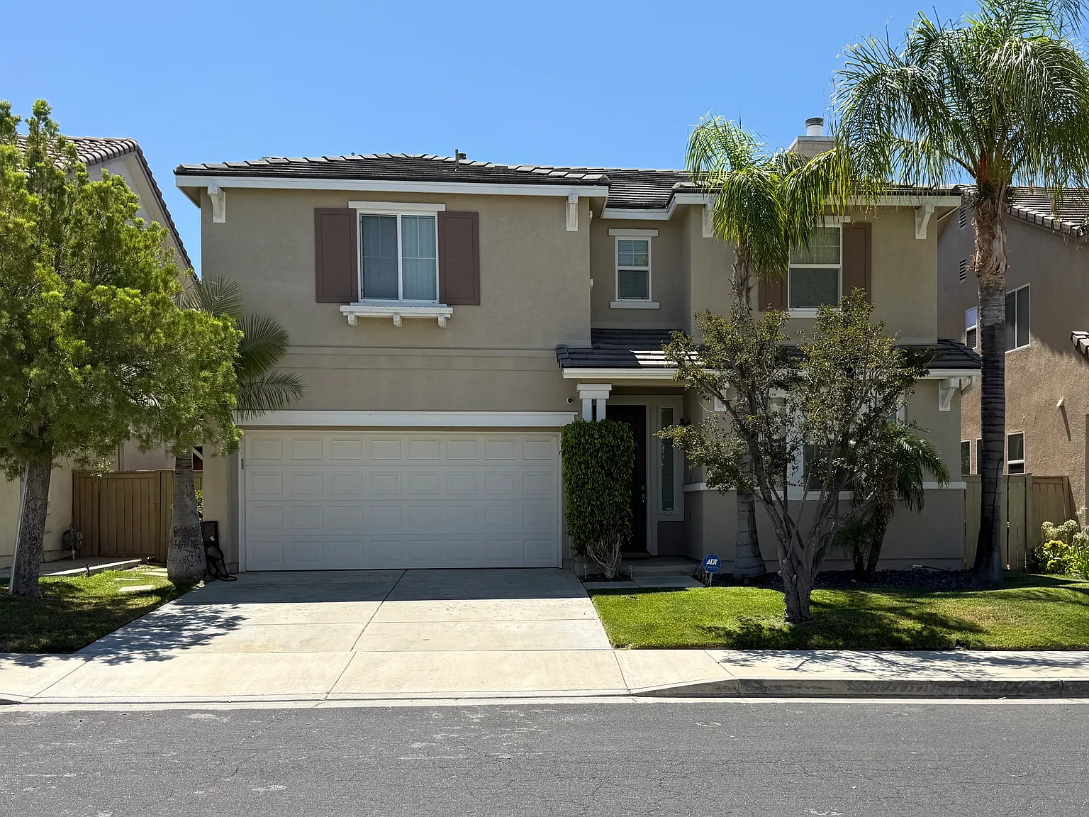 4 bed, 2.5 bath, 2086 sqft, $4,250 — Photo 3