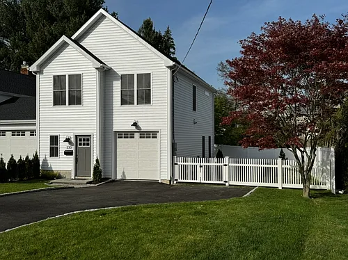 230 School St Photo 1