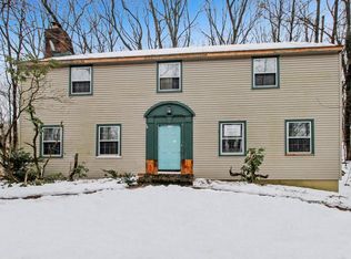 104 Fox Run Rd, Stewartsville, NJ 08886