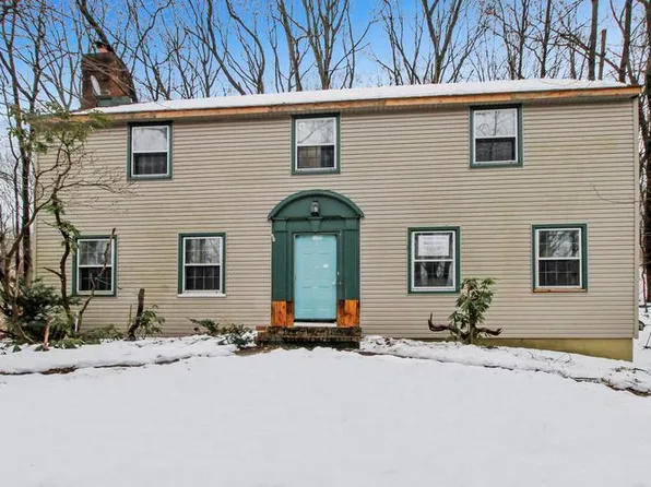 104 Fox Run Rd, Stewartsville, NJ 08886