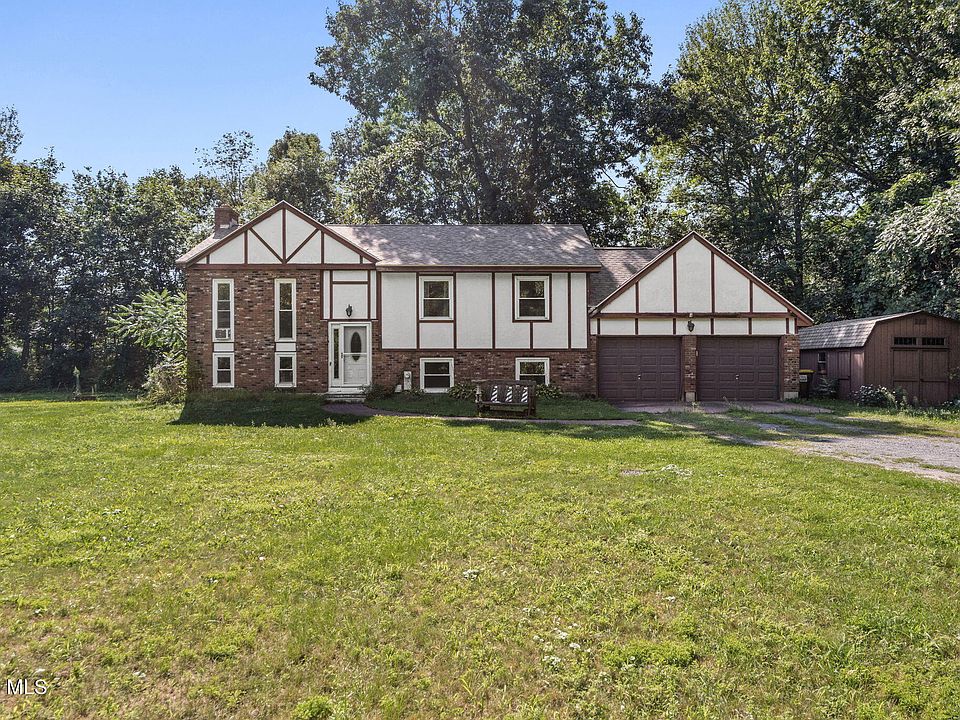 1st image of 10 Carl Avenue