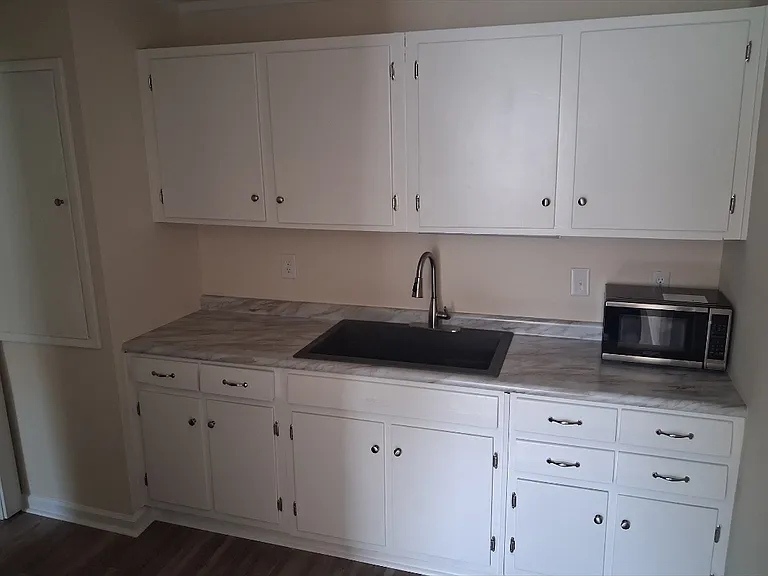 607 Courtland Ave — Photo 4