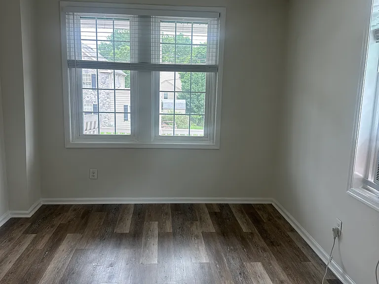 305 Summit Ave #1 — Photo 11