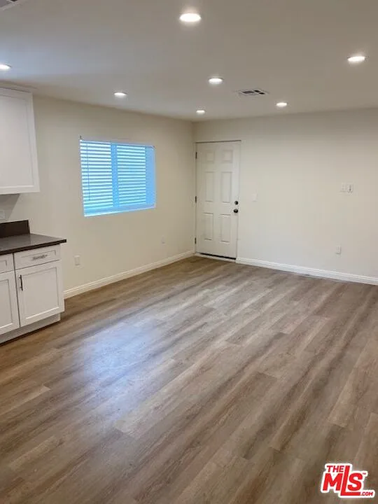 14 bed, 11.0 bath, 800 sqft, $2,850 — Photo 2