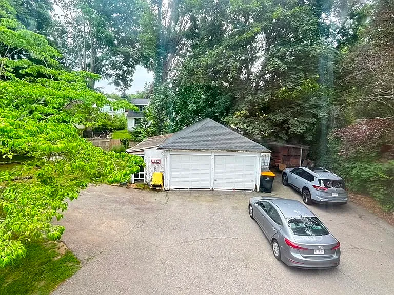 29 Newton Pl #B — Photo 24