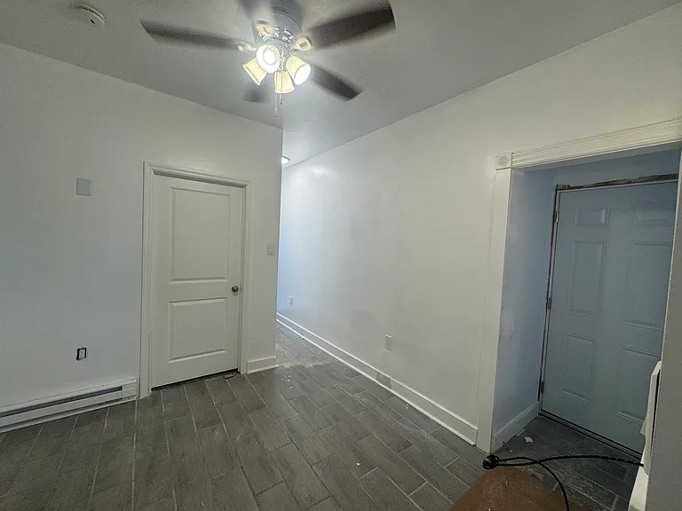 1153 E 4th St #1 — Photo 7