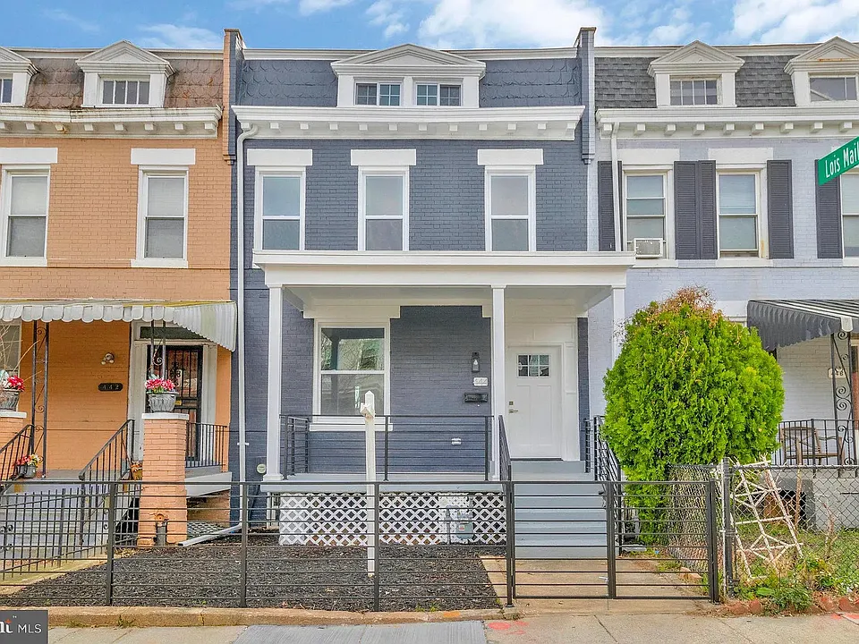 444 Kenyon St NW