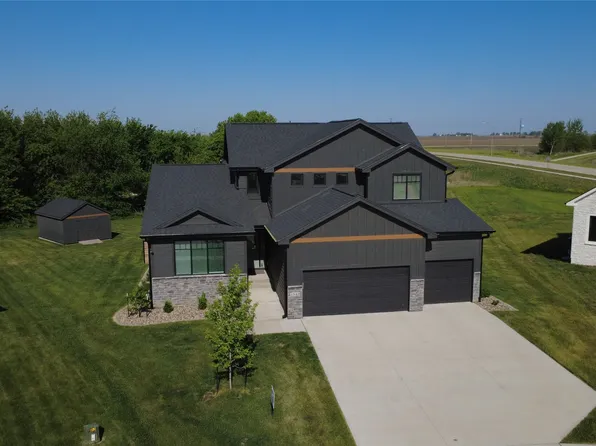 1540 NW Bull Run Ct, Waukee, IA 50263