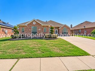 5121 Yaupon Dr, Arlington, TX 76018