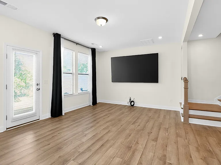 1257 Pebble Grove Dr — Photo 6