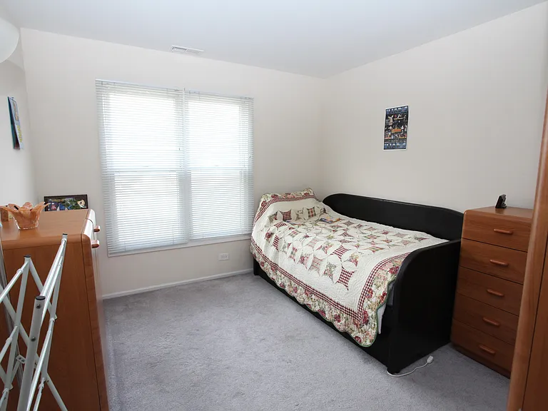 1245 N Regency Dr — Photo 16