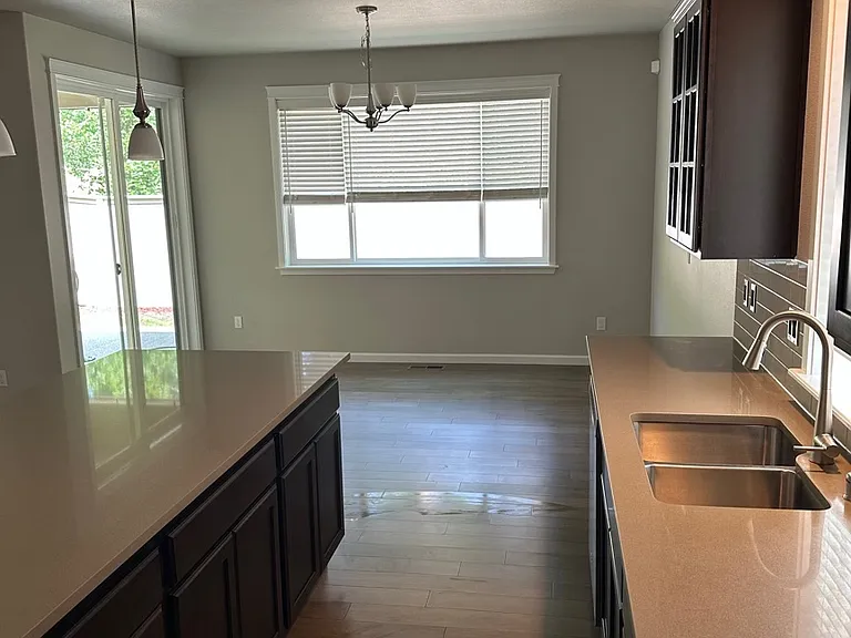 4254 Dudley Dr NE — Photo 11