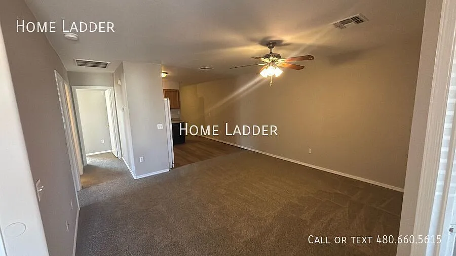 Great 3 Bedroom 2 Bath with a Garage in Arizona City! — Photo 3