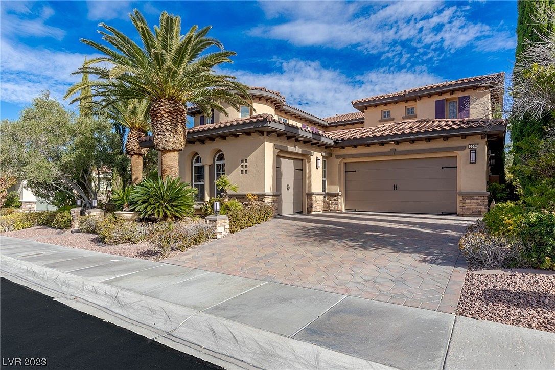 2044 Orchard Mist St