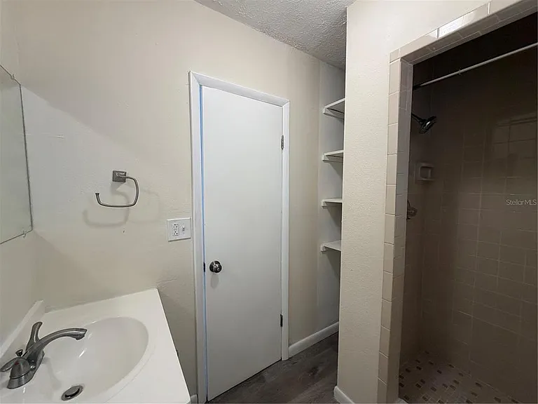 1740 W Walnut St — Photo 18